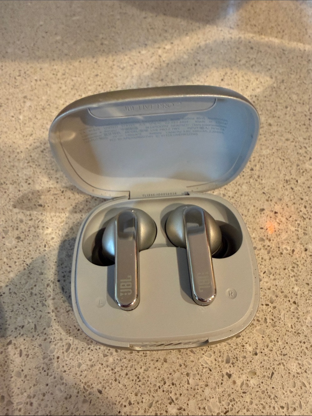 JBL Silver True Wireless Earbuds with Charging Case - Metallic Finish